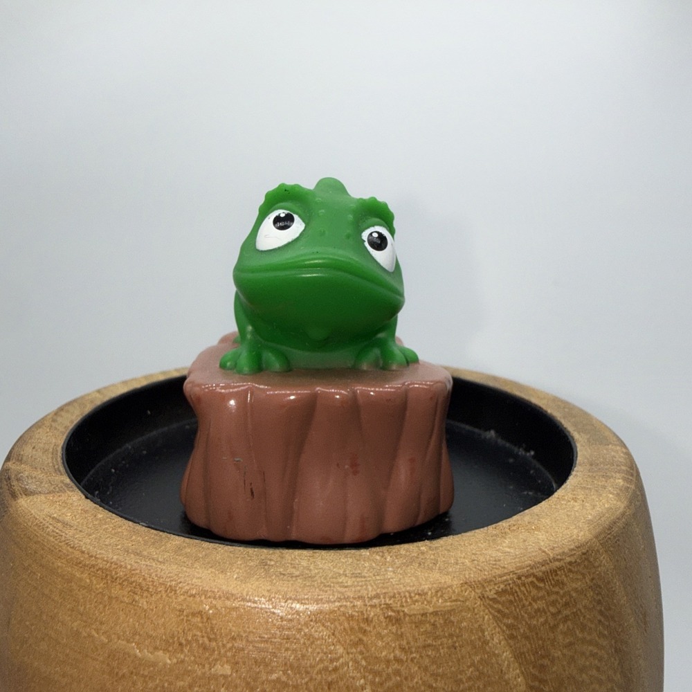 Fisher Price Little People Pascal Figure Disney Tangled Rapunzels Pet Chameleon